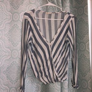 Women’s L Striped Deep- V Neck Blouse